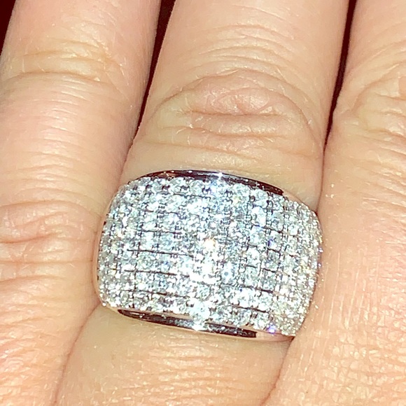Jewelry - 🌟🌟Gorgeous real diamonds 2.00ct white gold
